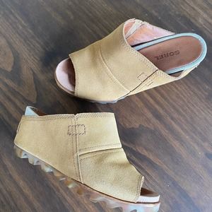 Sorel Joanie Mule Size 6.5 Open-Toe Wedge Slide Sandal Heel British Tan Elk